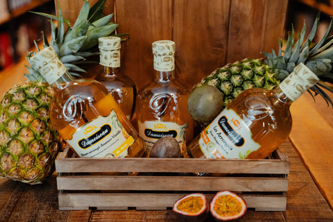Damoiseau Arrangé Karibik Rum Guadeloupe mit mazerierten Früchten Maracuja Mango Vanille Likör