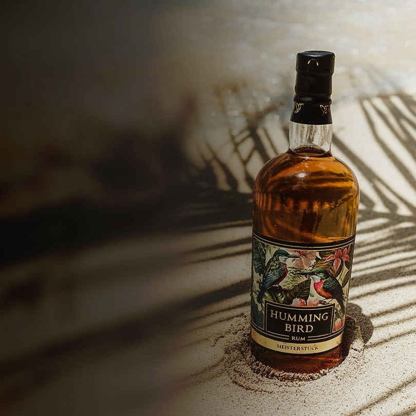 Hummingbird Rum am Strand